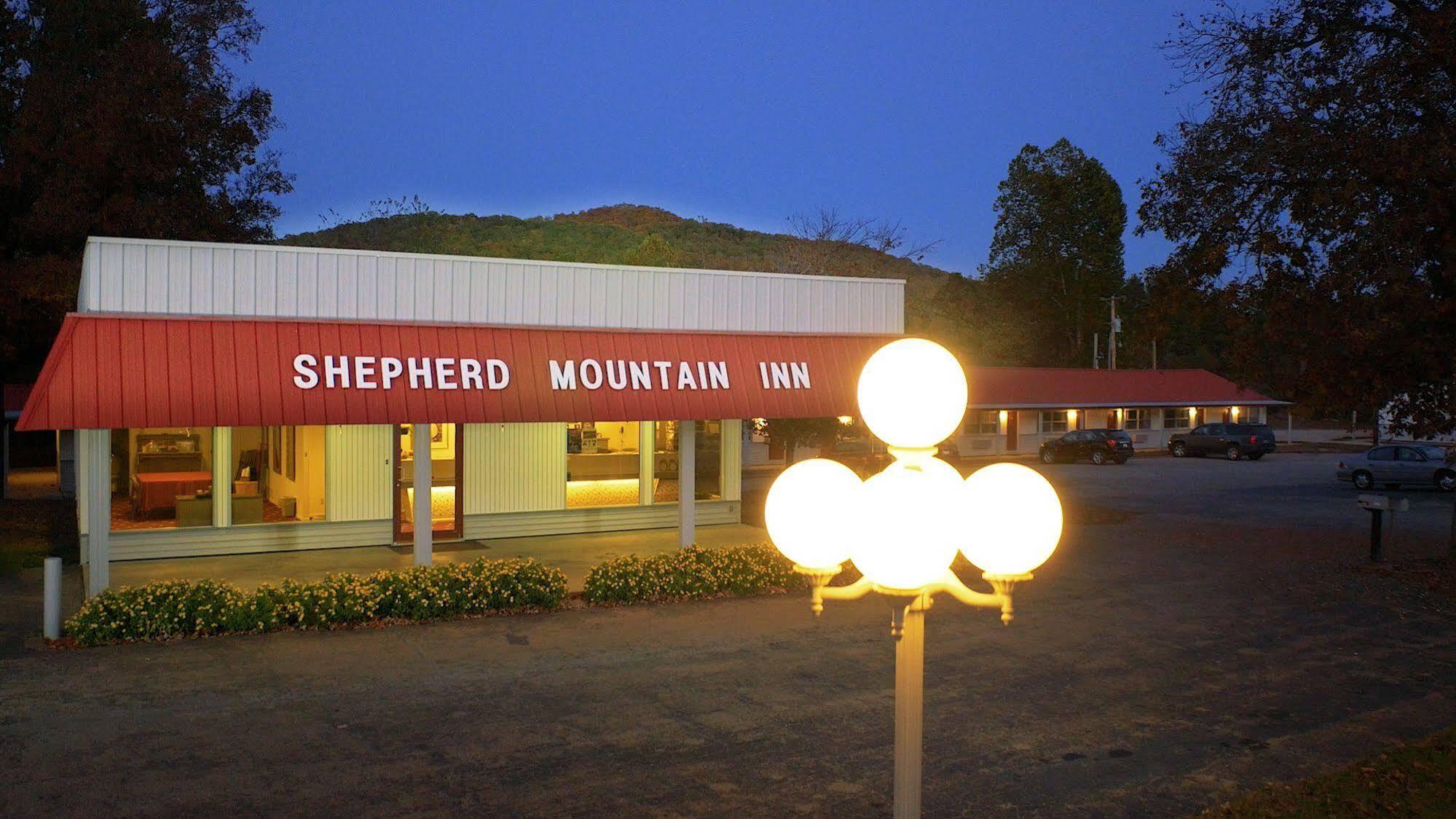 Shepherd Mountain Inn & Suites Pilot Knob Exterior foto