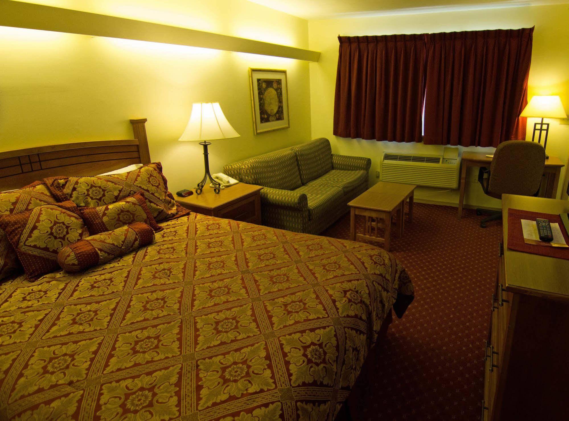 Shepherd Mountain Inn & Suites Pilot Knob Exterior foto